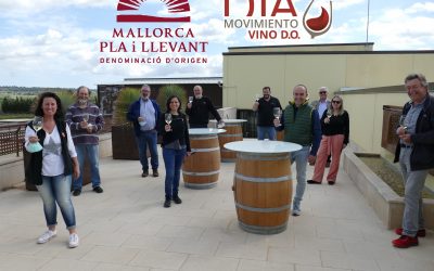 Brindis de los bodegueros de la DO Pla i Llevant para celebrar el Día del Movimiento vino DO