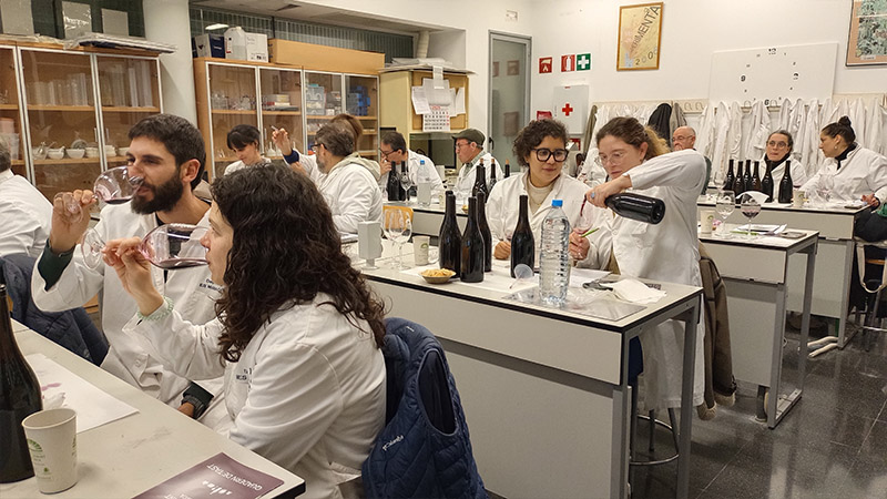 “Convirtiéndose en bodegueros por un día”